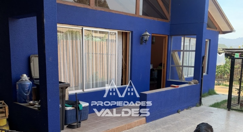 EXCELENTE CASA DE 4 DORMITORIOS Y 2 BAÑOS, TOTALMENTE SOLIDA y EXCELENTE UBICACIÓN